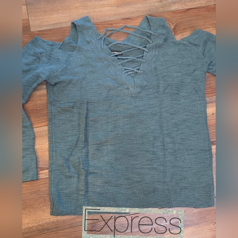 EXPRESS cold shoulder top tie front sweater NWOT (M)
